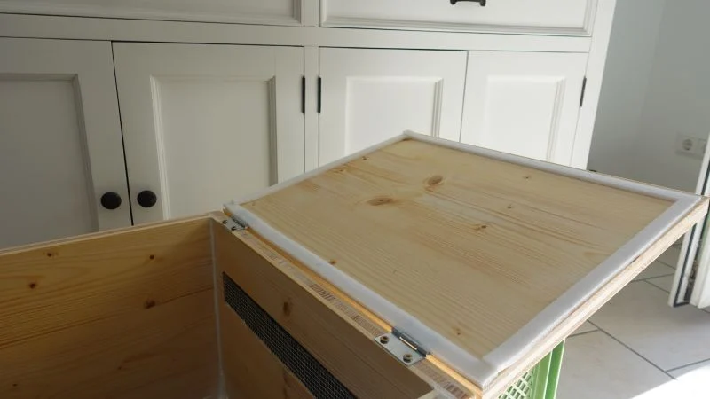 Deckel der Wurmkisten abdichten