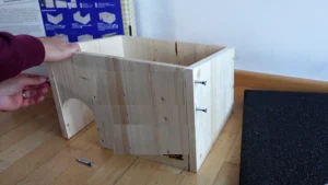Igelhaus selber bauen_Vorderseite einbauen