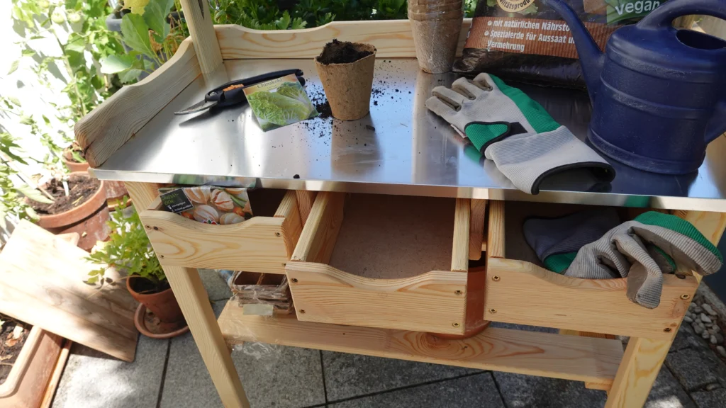 Pflanztisch Schubladen