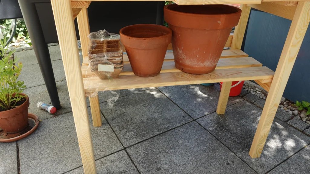 Pflanztisch unterstellen