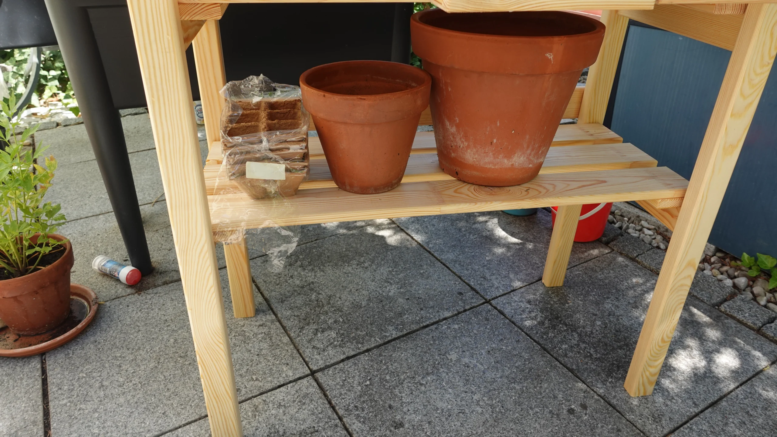 Pflanztisch unterstellen