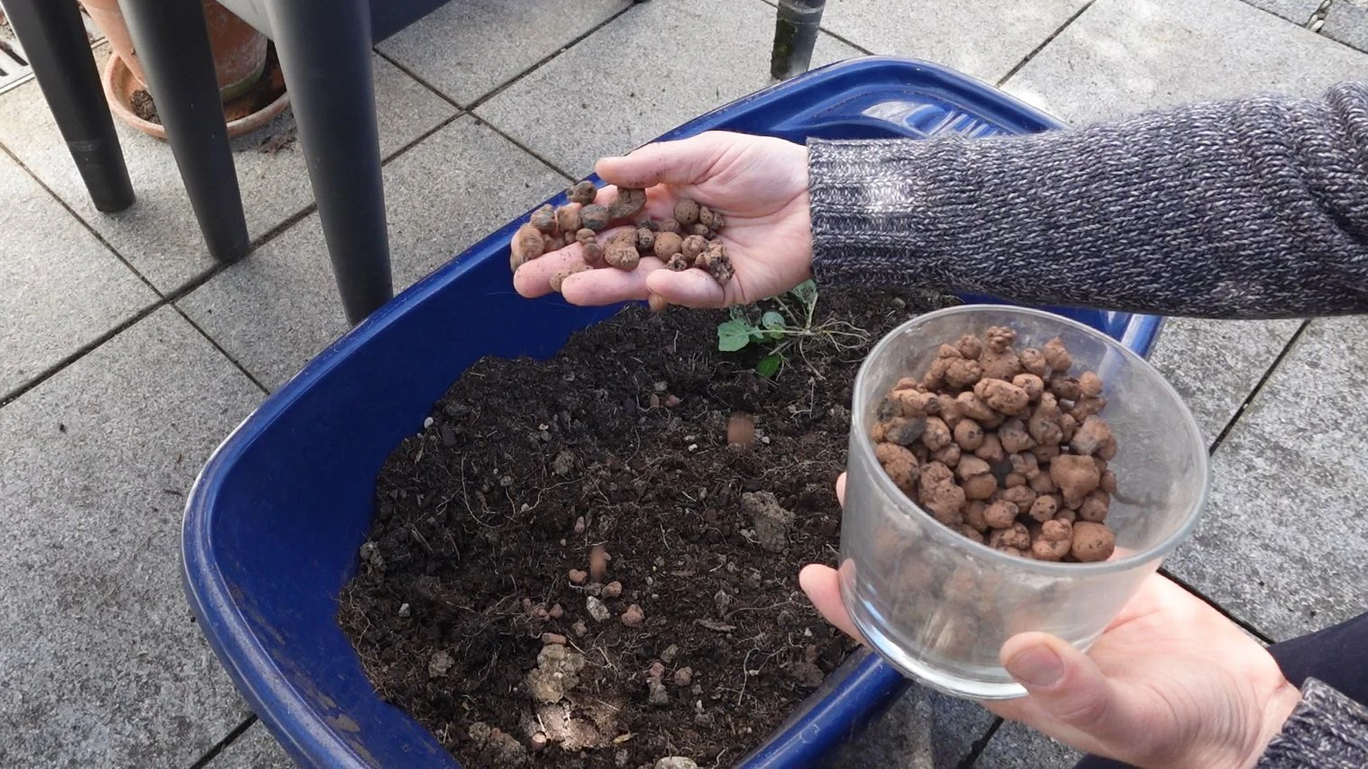 Erde_Struktur_Faserstoffe_16_9_1580 Erde aufbereiten mit Faserstoffen für Struktur